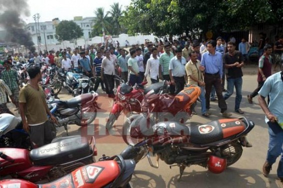 Will Petrol crisis continue upto 9th August ? Rampant selling of petrol across the state at Rs 200/- to Rs 300/-: Gov't negligence to IOC's offer of oil depot leading the state to acute shortage ; CITU tankers' strike a political game of CPI-M 